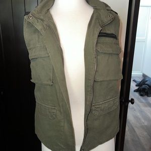 Urban outfitters navy green vest